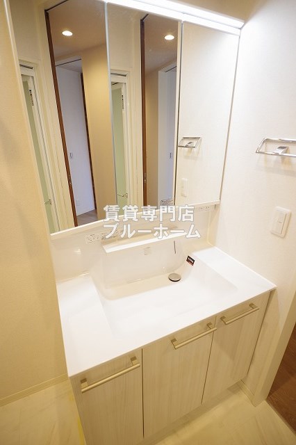 洗面設備　3面鏡のシャンプードレッサーです！