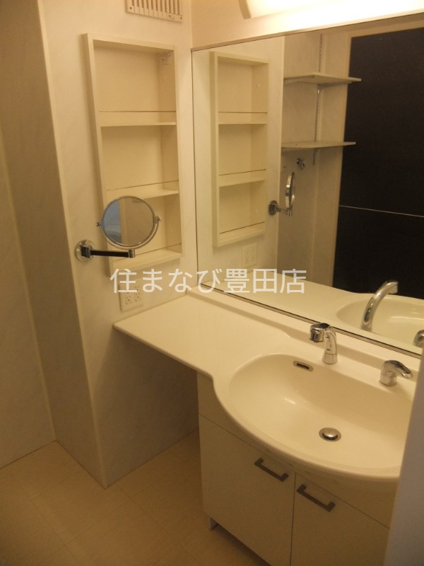 洗面設備　同型別部屋写真