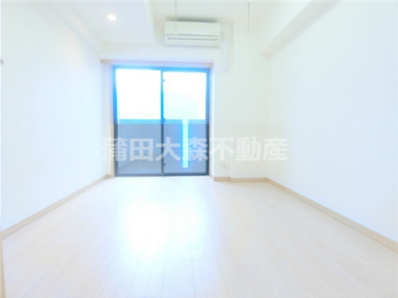 居室・リビング　西向きの洋室