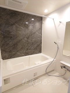 バス・シャワールーム　追い焚き・浴室暖房乾燥機あり