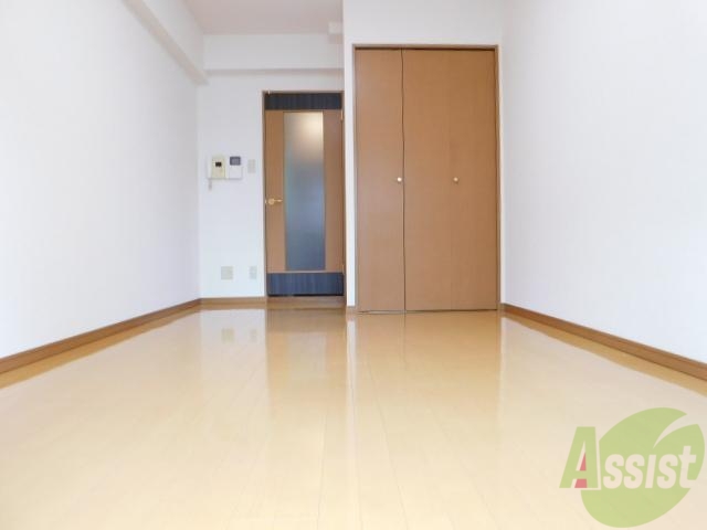 居室・リビング　内装綺麗なお部屋ですよ。