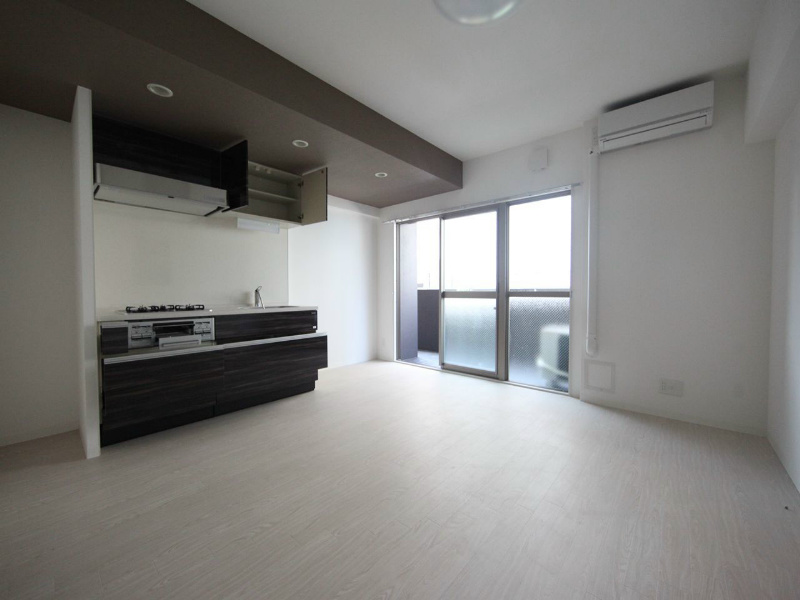 バルコニー　システムキッチン（ガス3口グリル）冷蔵庫レンジ等用意できます