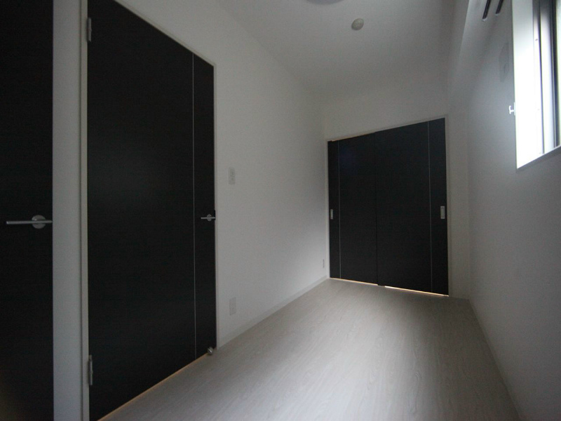 その他　洋室5.5帖　ウォークインクローゼット（収納充実してます）