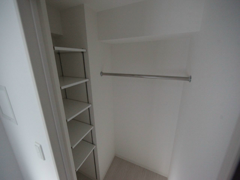 収納　ウォークインクローゼット（収納充実してます）