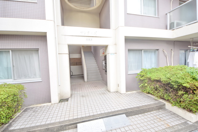 エントランス　～新婚さん、お二人入居に～