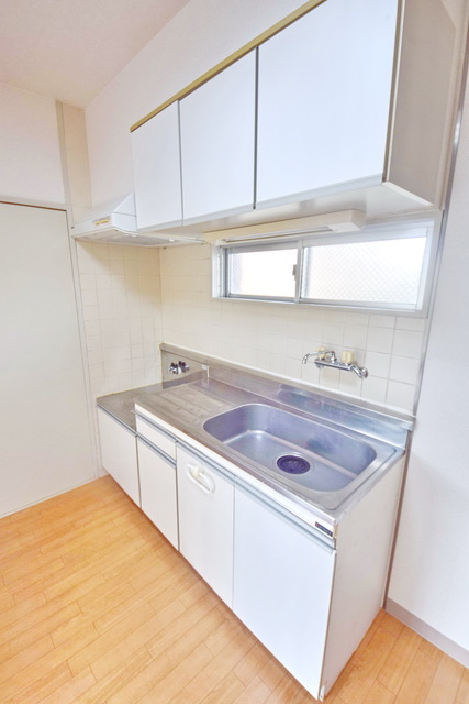 キッチン　～今日はハンバーグよっ～