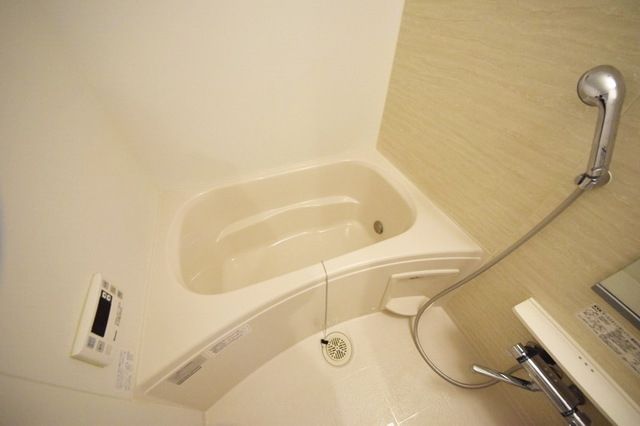 バス・シャワールーム　※別部屋参考写真