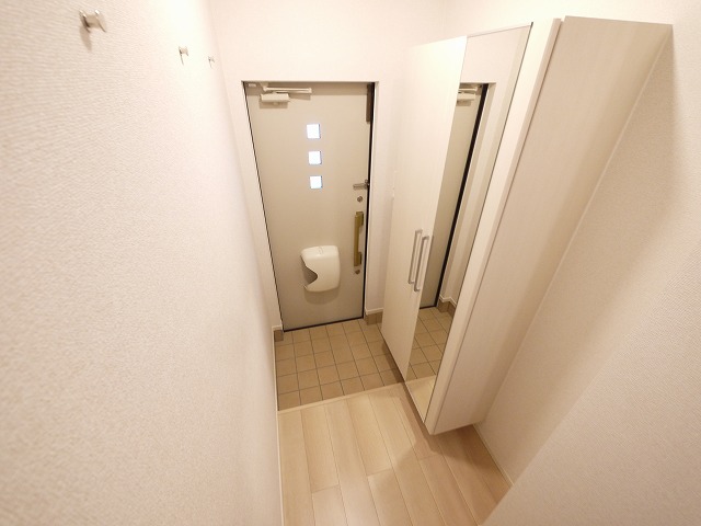 玄関　シンプルで使いやすい玄関です