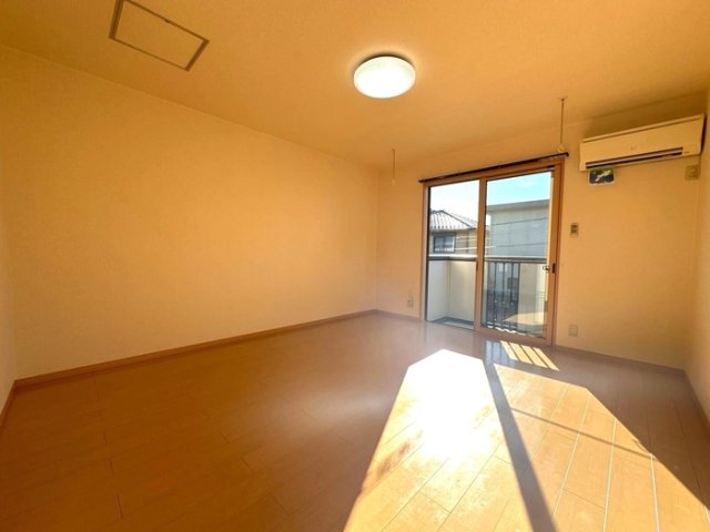 居室・リビング　ＬＤＫ（別角度）