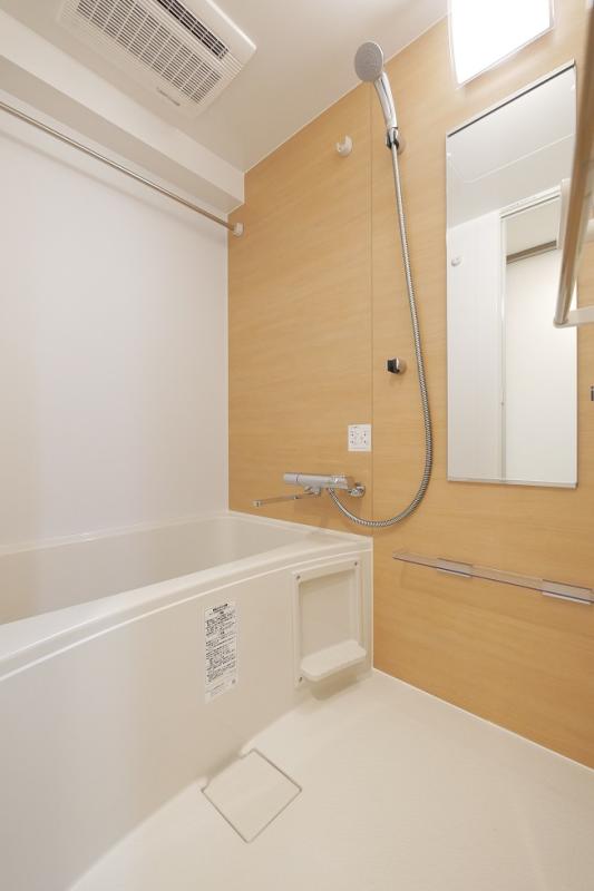 バス・シャワールーム　ゆったり過ごせるお風呂です。