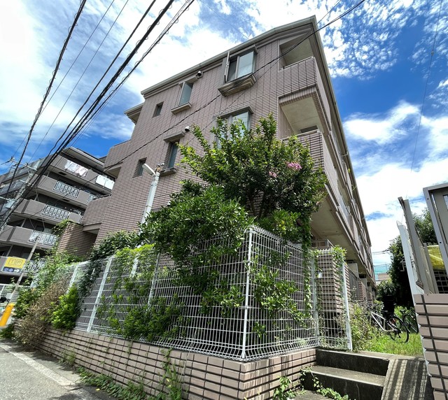 建物外観　丈夫で安心の鉄筋コンクリート造マンションです☆