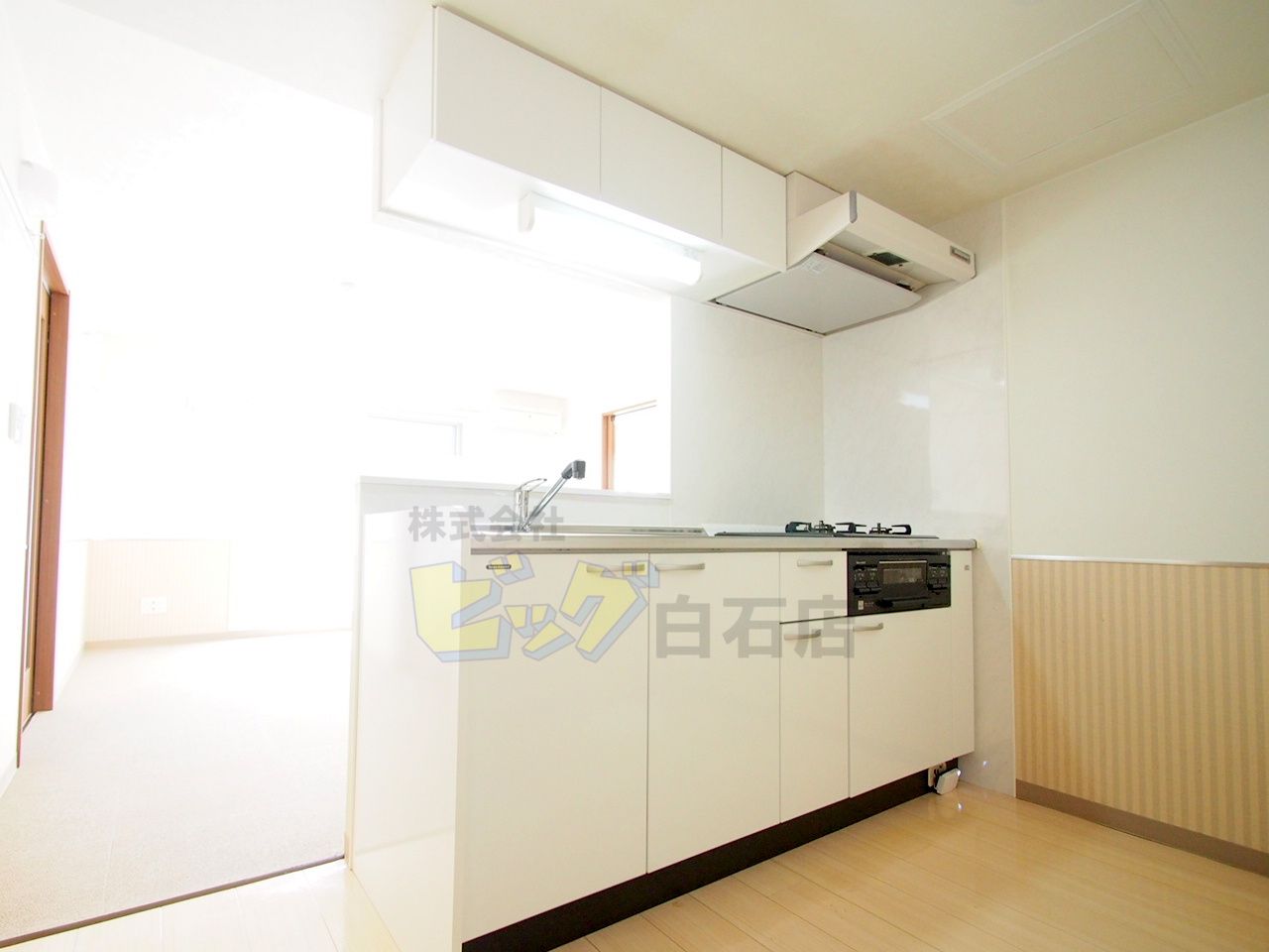 キッチン　人気の対面式システムキッチンです♪