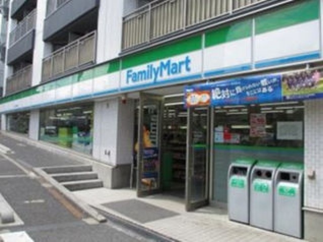 コンビニ　ファミリーマートサンズ市谷柳町店（コンビニ）まで38m