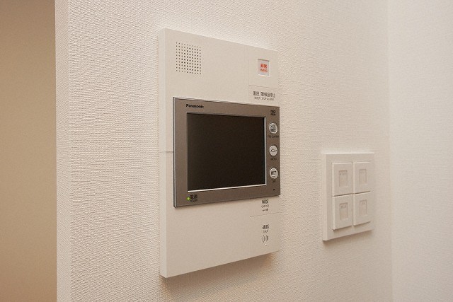 セキュリティ　モニター付きインターホンです