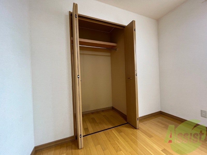 収納　寝室の収納です。部屋がすっきり片付きます。