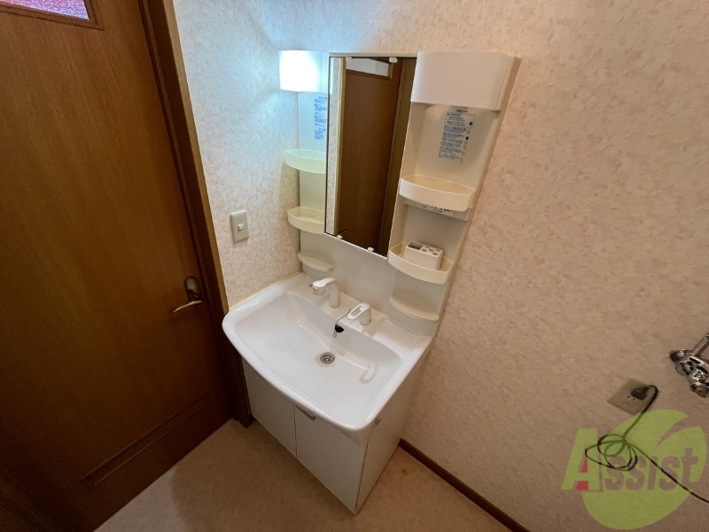 洗面設備　こちらに洗面台があります。朝の洗顔はこちらで。