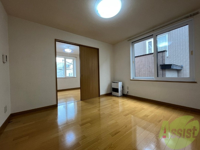 居室・リビング　広くてキレイなお部屋が広がっていて、充実した生活が送れそう。