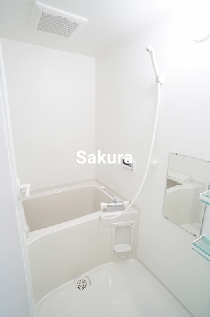 バス・シャワールーム　雨の日でも安心の浴室乾燥機付きです♪