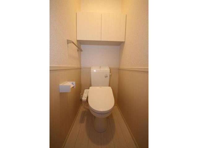 トイレ　温水洗浄便座