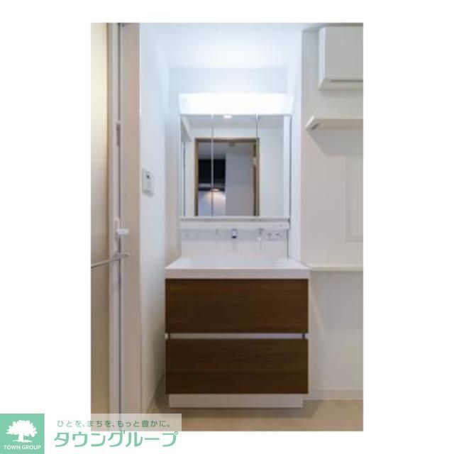 洗面設備　※写真は同タイプ住戸です。