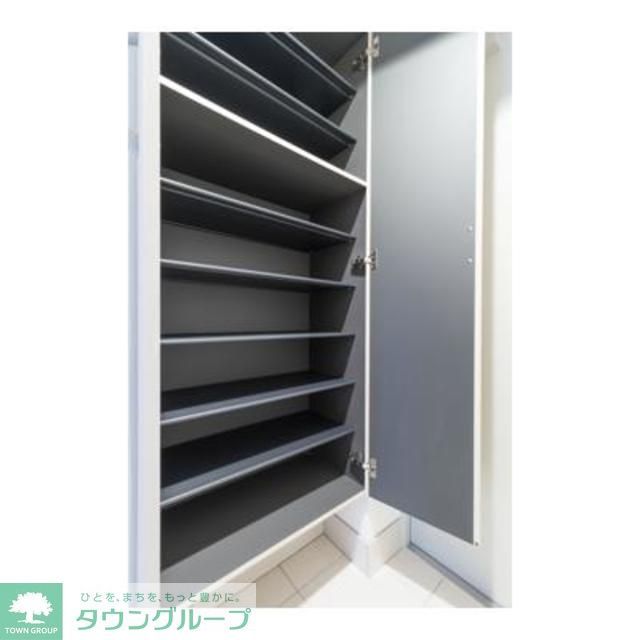 玄関　※写真は同タイプ住戸です。