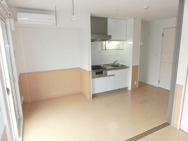 その他部屋・スペース　フローリング張りで明るいＬＤＫです。