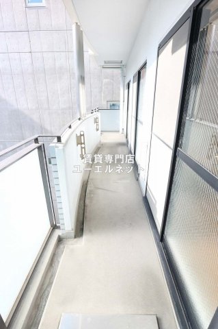 バルコニー　バルコニー付きで採光＆風通し良好！