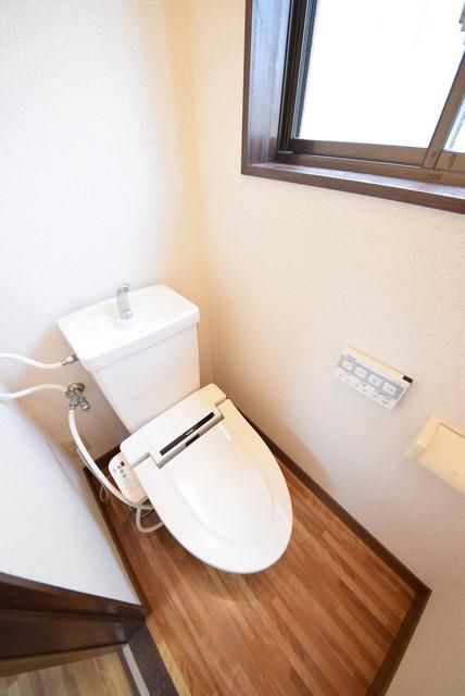 トイレ　☆トイレも明るいです☆