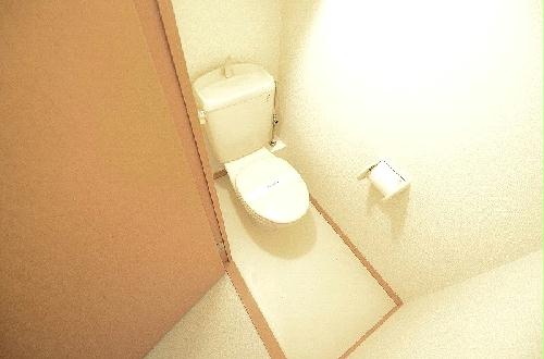 トイレ　実際のお部屋と異なる場合がございます。