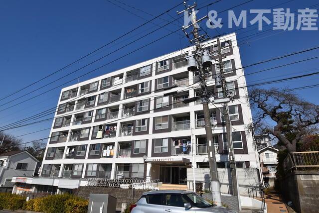 バルコニー　お洗濯にも便利なバルコニー付き