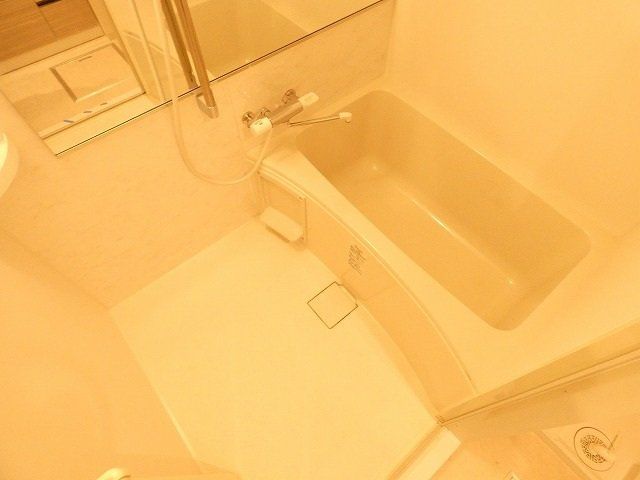 バス・シャワールーム　浴室乾燥機付きです