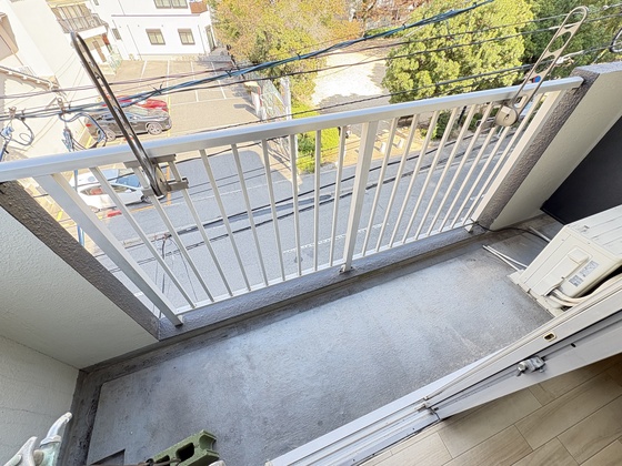 バルコニー　※別の部屋の写真です