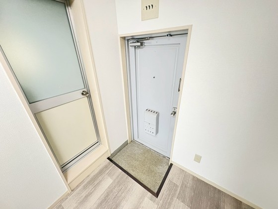 玄関　※別の部屋の写真です