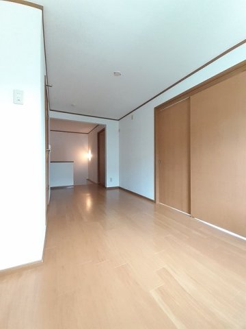 居室・リビング　こちらの居間で趣味の時間をお楽しみください