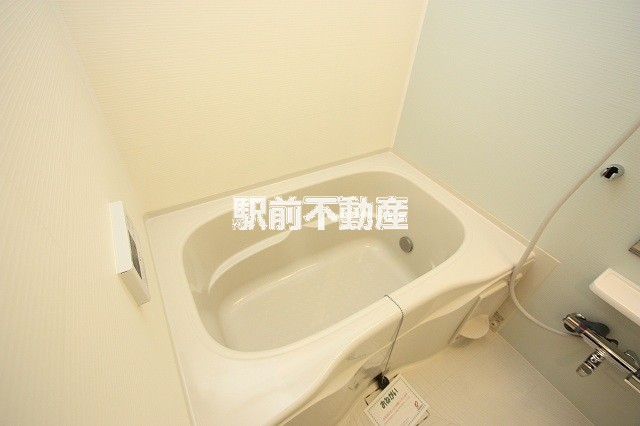 バス・シャワールーム　同タイプの写真です。