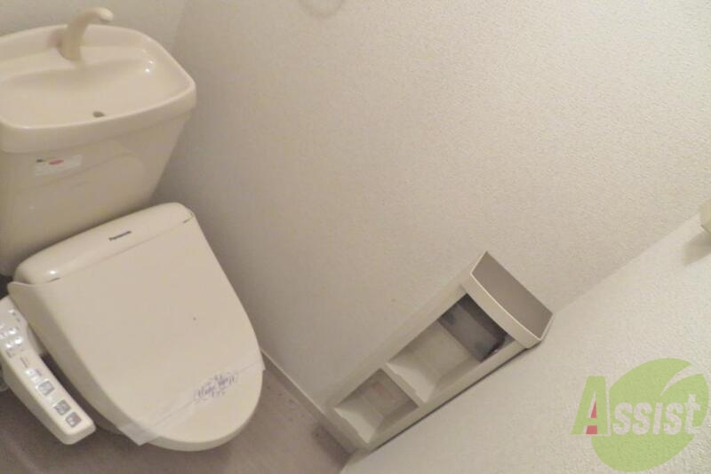 トイレ　トイレにはちゃんとウォシュレットもついてますねー