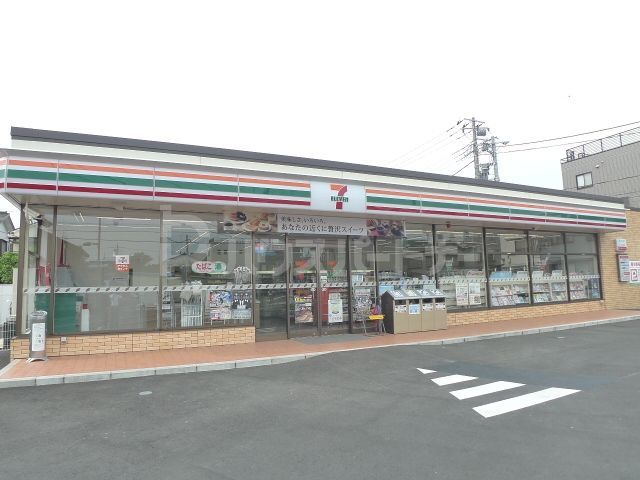 コンビニ　セブンイレブンにいじゅく店（コンビニ）まで620m