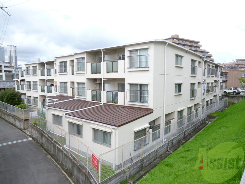 建物外観　豊中市上新田【千里坂の木ハイツ】