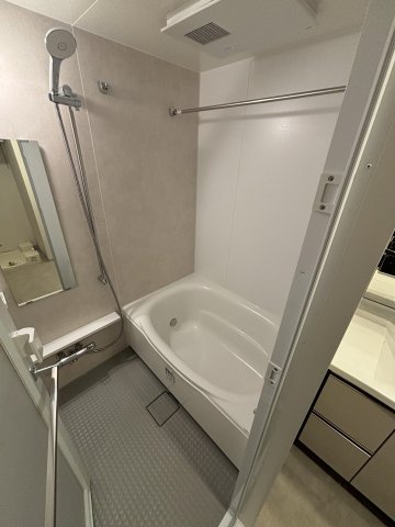 バス・シャワールーム　※別部屋の参考写真です。