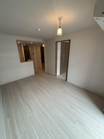居室・リビング　※別部屋の参考写真です。