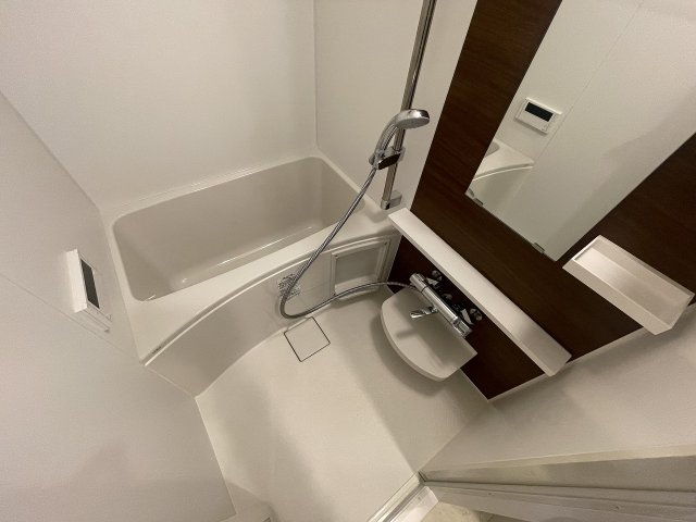 バス・シャワールーム　落ち着いた空間のお風呂です