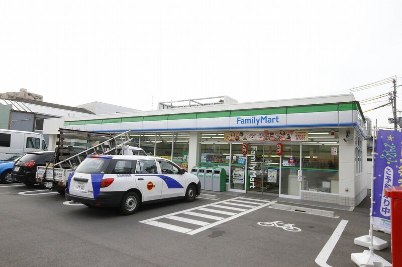 コンビニ　ファミリーマート熱田切戸町店（コンビニ）まで269m