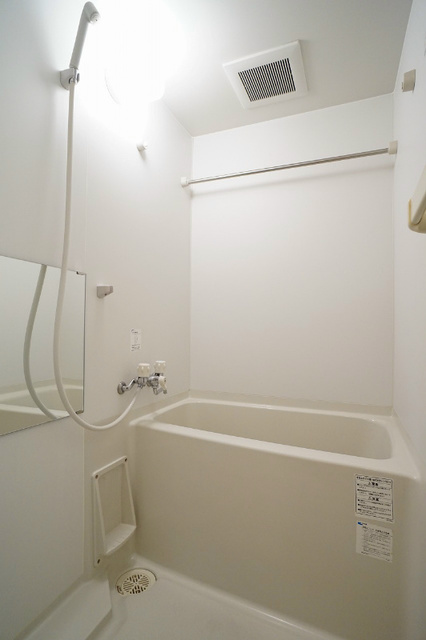 バス・シャワールーム　参考写真（同建物別部屋のものです）