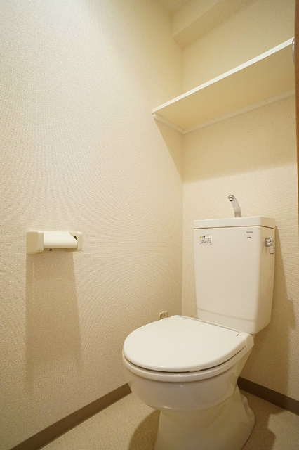 トイレ　参考写真（同建物別部屋のものです）