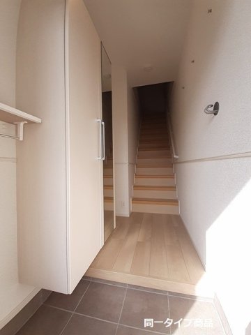 玄関　明るい玄関です