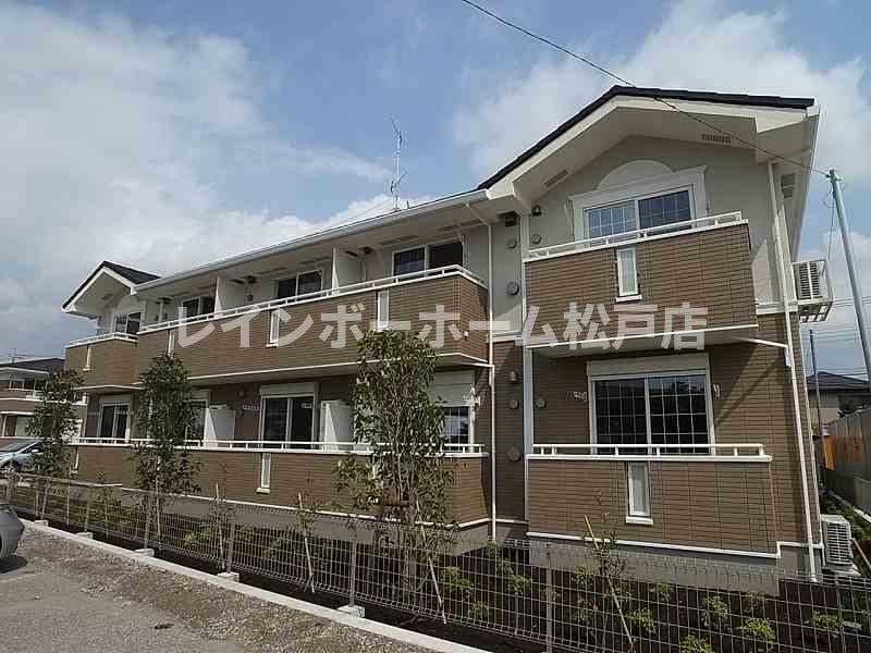建物外観　外観は落ち着いています