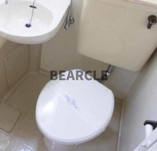 トイレ　落ち着いた色調のトイレです