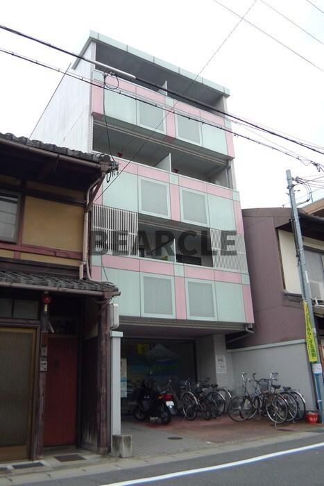 建物外観　落ち着いた雰囲気の外観です