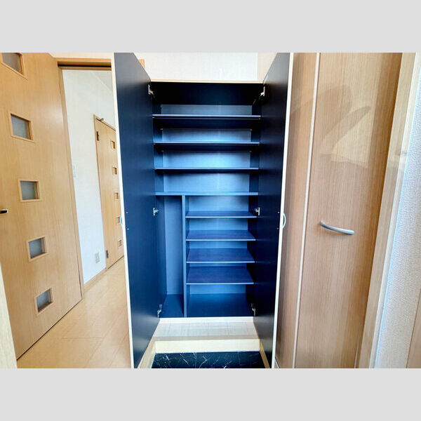 収納　※写真は同じマンションの違う部屋のものになります。