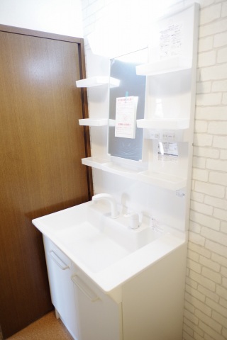 洗面設備　別の部屋の写真です